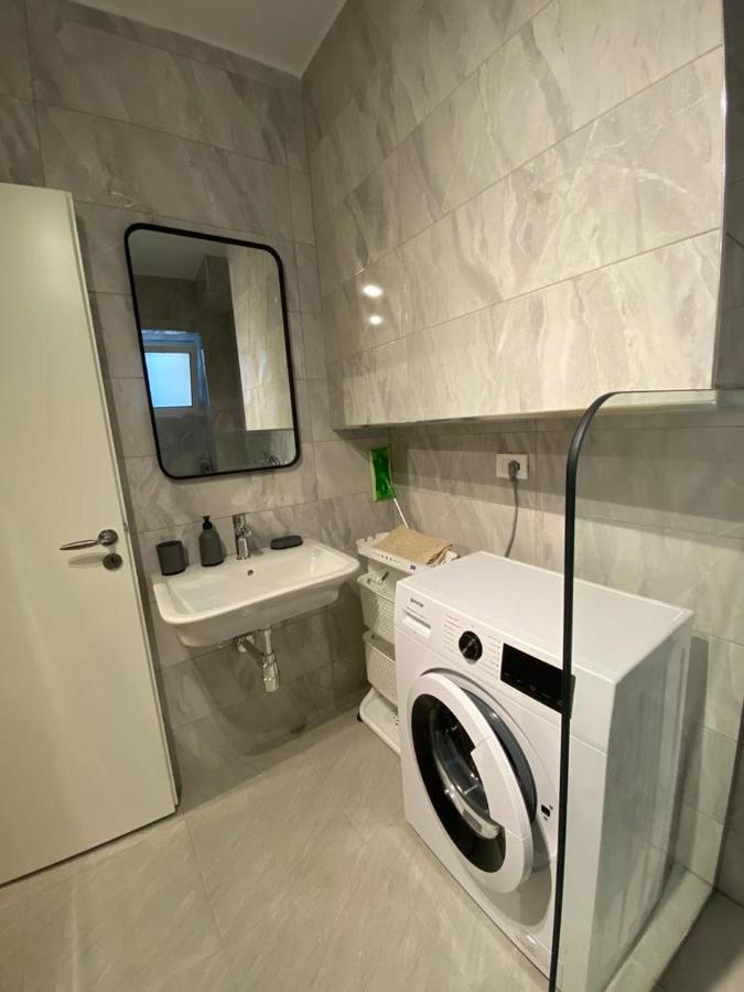 Saranda Beach Apartment Экстерьер фото